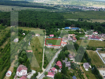 Teren construtie 1000 mp - Tocile, toate utilitatile, vedere panoramică!