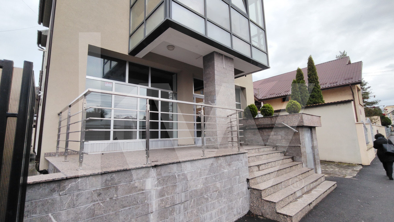 Spatiu comercial de inchiriat  zona- Cedonia