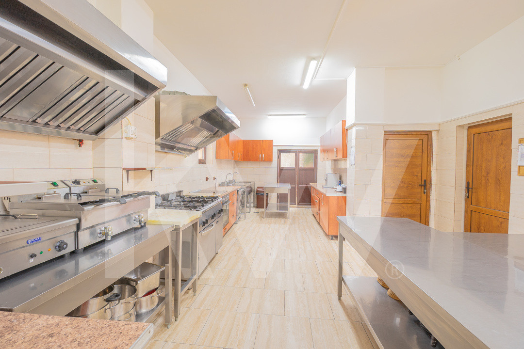 Pensiune cu restaurant, terasa, 14 camere, oportunitate de investitie turistica