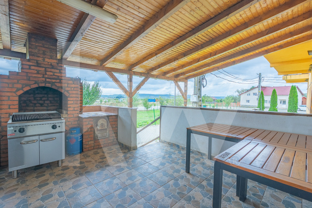 Pensiune cu restaurant, terasa, 14 camere, oportunitate de investitie turistica