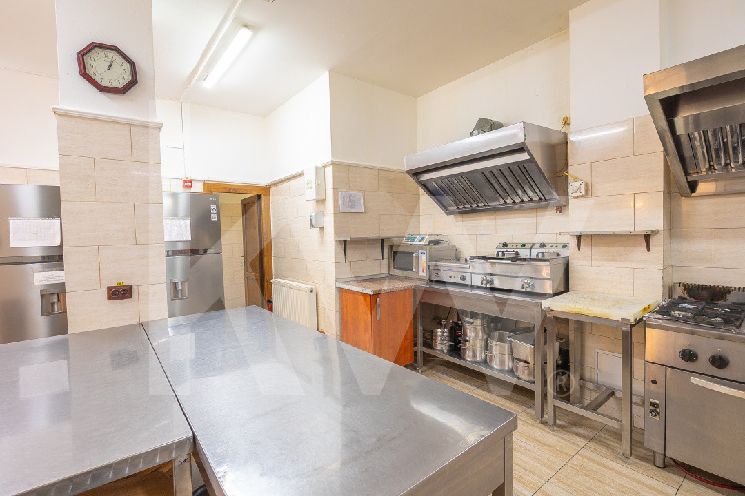 Pensiune cu restaurant, terasa, 14 camere, oportunitate de investitie turistica