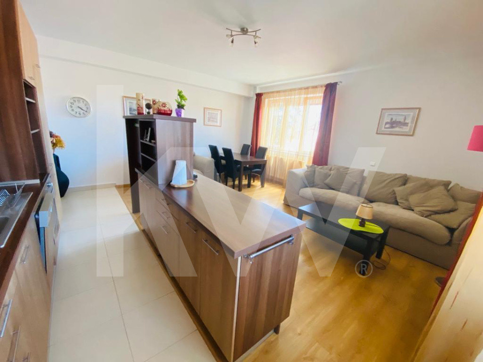 Apartament modern de închiriat 3 camere -  Zona Parcul Sub Arini 