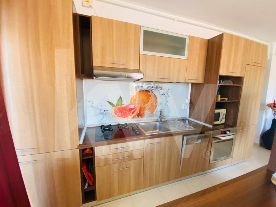 Apartament modern de închiriat 3 camere -  Zona Parcul Sub Arini 