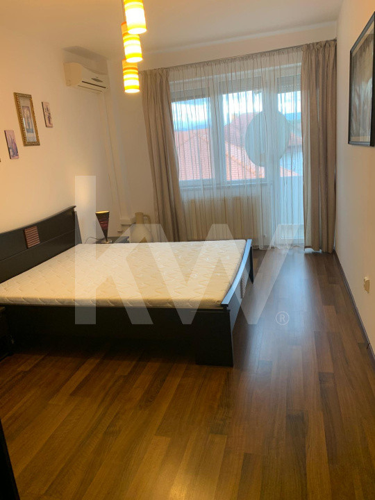 Apartament modern de închiriat 3 camere -  Zona Parcul Sub Arini 