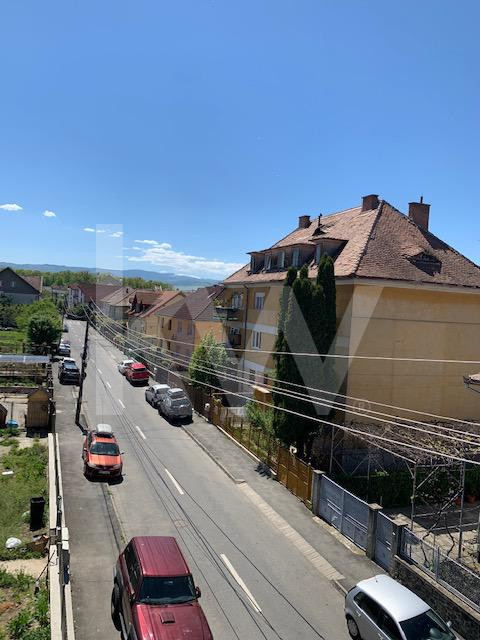 Apartament modern de închiriat 3 camere -  Zona Parcul Sub Arini 