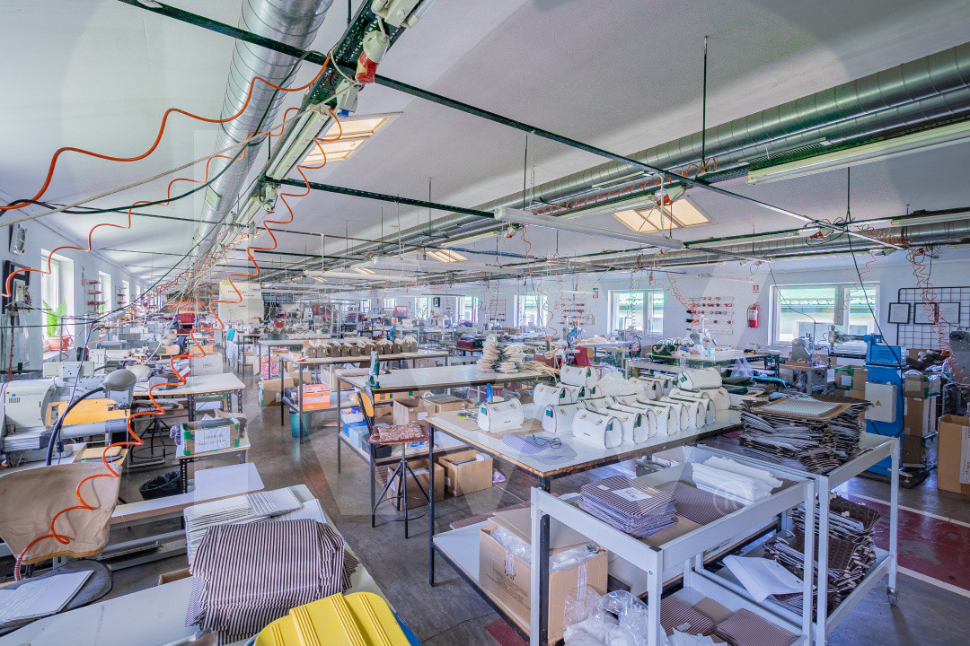 Complex industrial funcțional cu hale, teren generos cu acces A1-Sebes - Sibiu