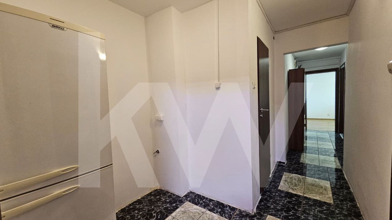 Apartament 3 camere de inchiriat – Vasile Aaron, zona Magazinul Barza