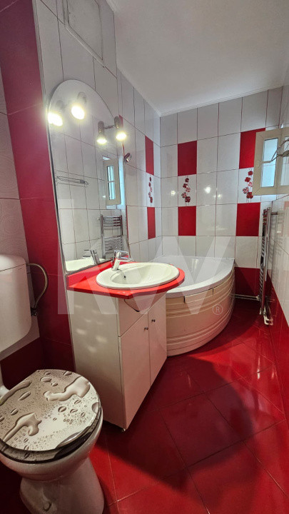 Apartament 3 camere de inchiriat – Vasile Aaron, zona Magazinul Barza