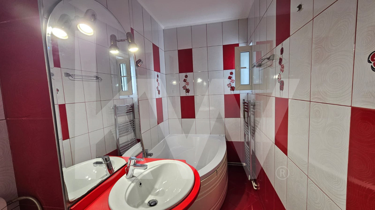 Apartament 3 camere de inchiriat – Vasile Aaron, zona Magazinul Barza