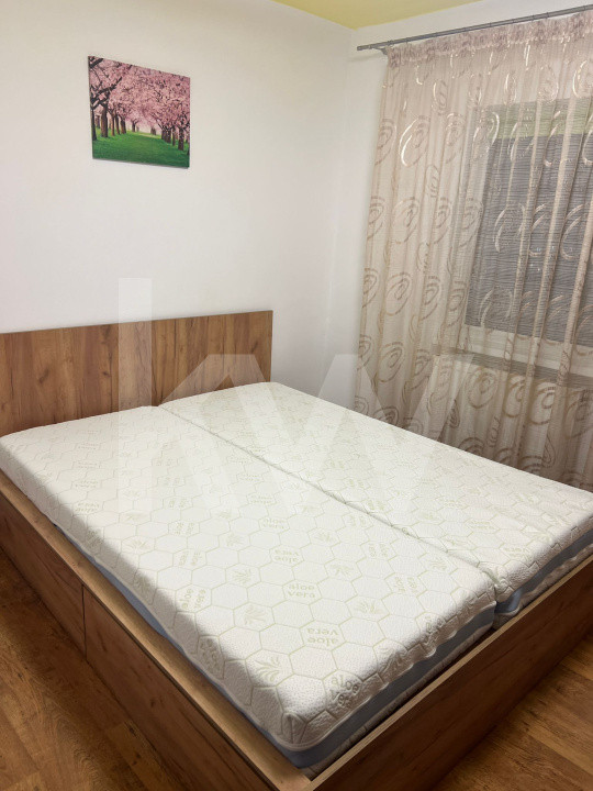 Apartament 3 camere de inchiriat – Vasile Aaron, zona Magazinul Barza