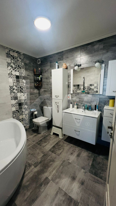 Casă spațioasă, 160 mp, complet utilată și mobilată, preț excelent 