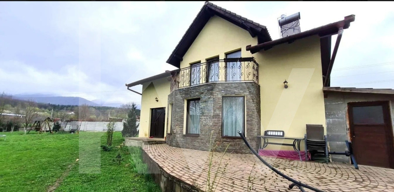 Vilă spațioasă cu teren și vedere panoramică – Tocile, Sibiu