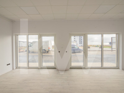 Spațiu finisat, 2 intrări, parcare – Doamna Stanca–Dedeman, disponibil acum