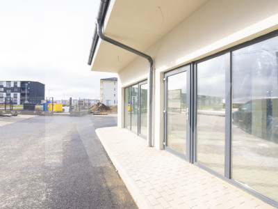 Spațiu finisat, 2 intrări, parcare – Doamna Stanca–Dedeman, disponibil acum