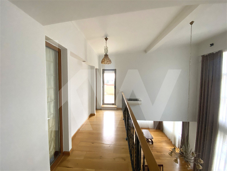 Penthouse 4 camere 166mpu terasa 50mp Cedonia priveliste Munti - Oras