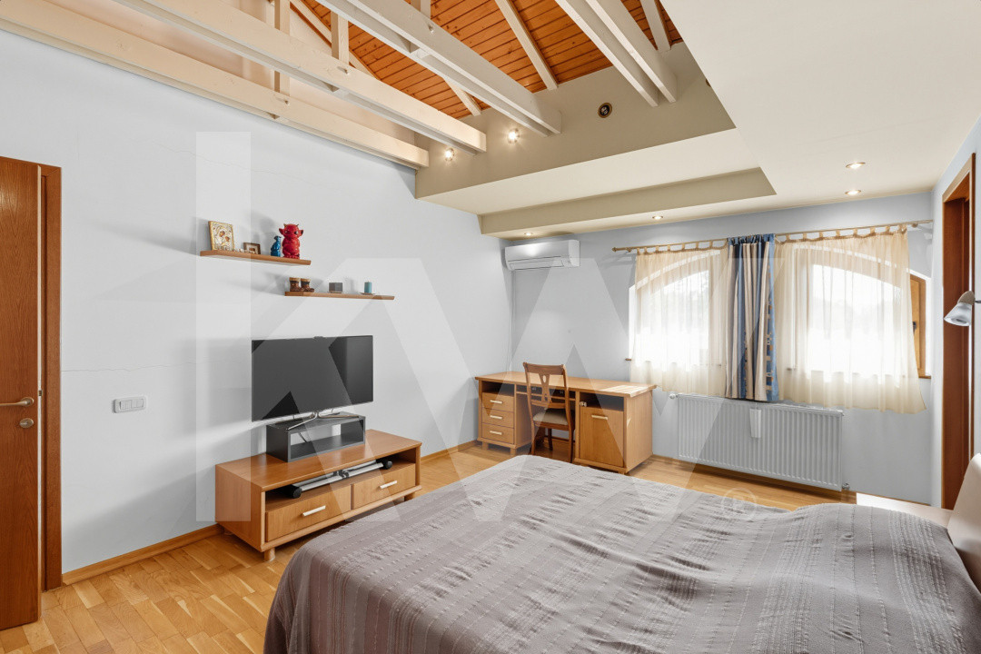 Proprietate Unică în Frumușani – Spațiu, Eleganță și Potențial 