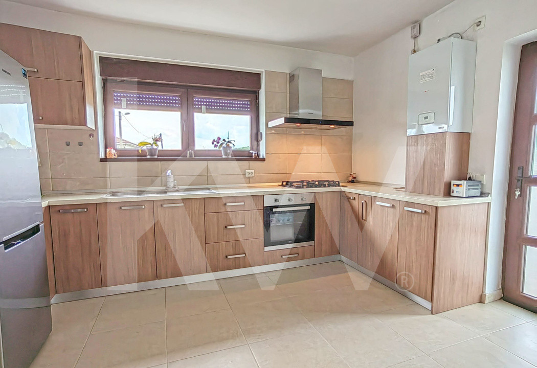 Casa individuala 5 camere finalizata mobilata Est Sibiu teren 372mp