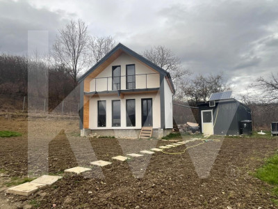 Cabana moderna cu view spectaculos Cristian