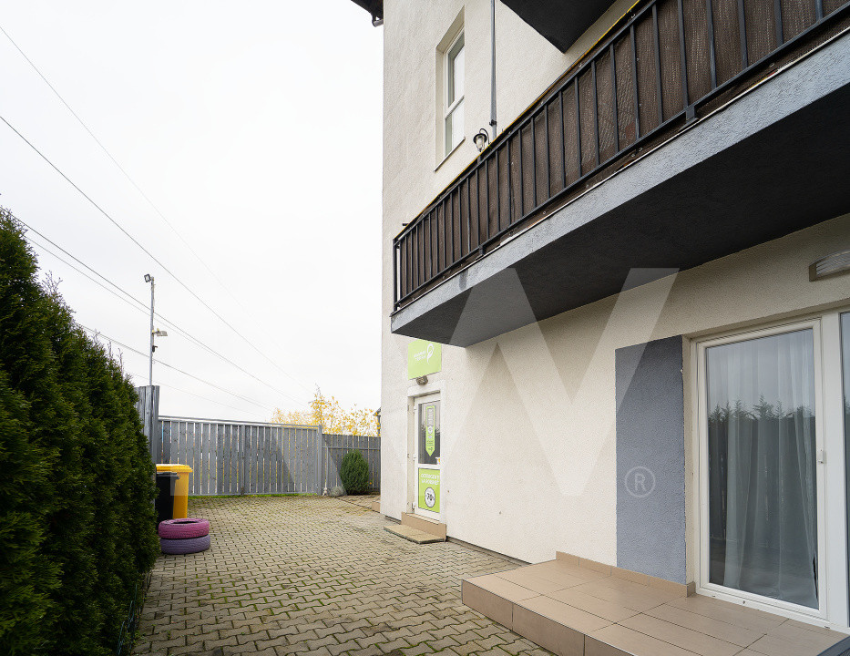 Apartament 3 camere cu destinație rezidențială și comercială – curte proprie 