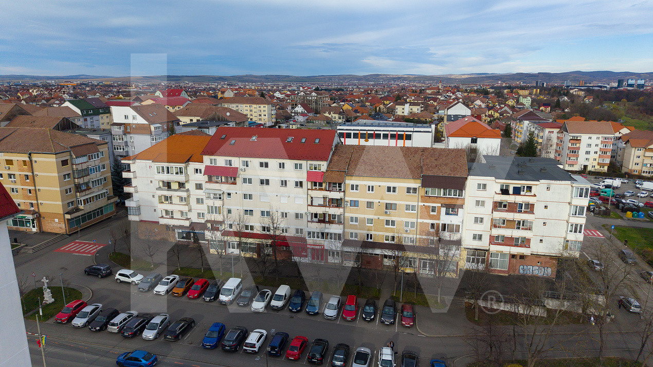 Apartament decomandat cu 3 camere – confort, spațiu și priveliște superbă