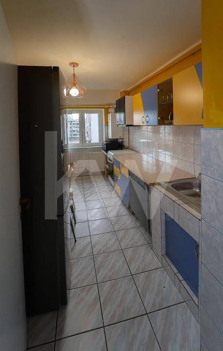 Apartament decomandat cu 3 camere – confort, spațiu și priveliște superbă