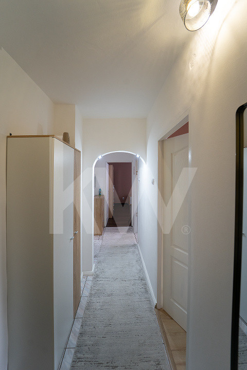 Apartament decomandat cu 3 camere – confort, spațiu și priveliște superbă