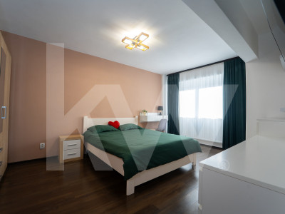 Apartament decomandat cu 3 camere – confort, spațiu și priveliște superbă