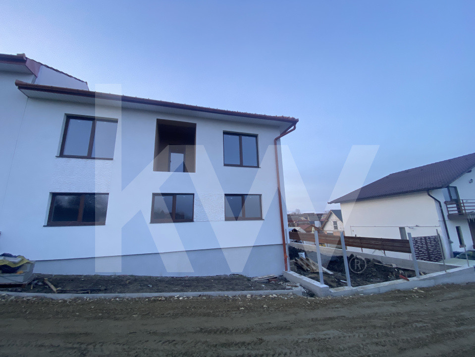 Casa 4 camere de vanzare 117 mpu teren liber 230mp Sibiu in Sura Mica