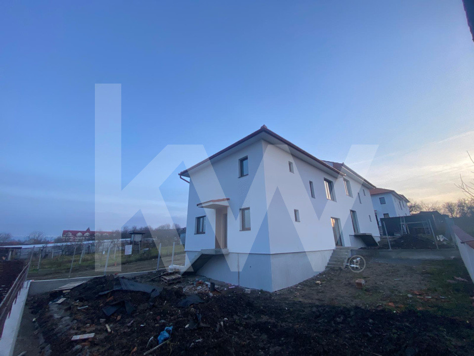 Casă 4 camere modernă construită corect în Kleine Residenz Sibiu