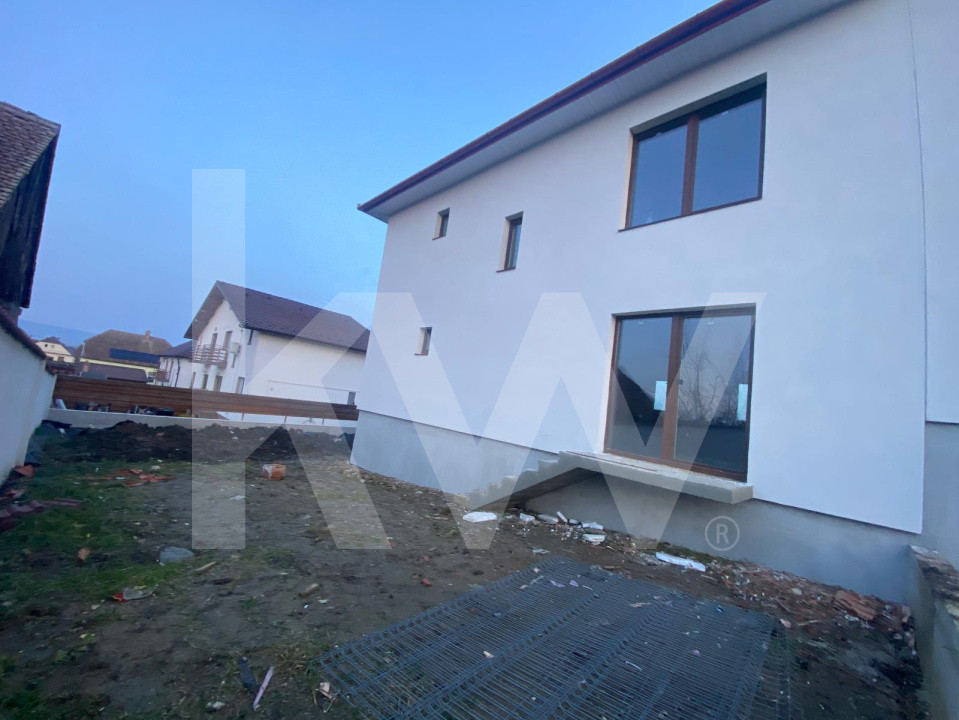 Casă 4 camere modernă construită corect în Kleine Residenz Sibiu