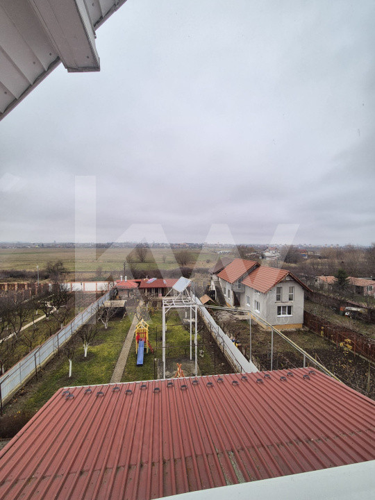 CASĂ INDIVIDUALĂ de închiriat – 330 mp, 8 camere, 5 băi, garaj dublu, grădină 