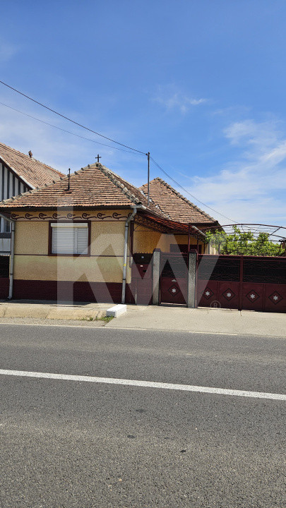 Casa cu poveste si potential – locul perfect pentru un nou inceput in Seica Mare