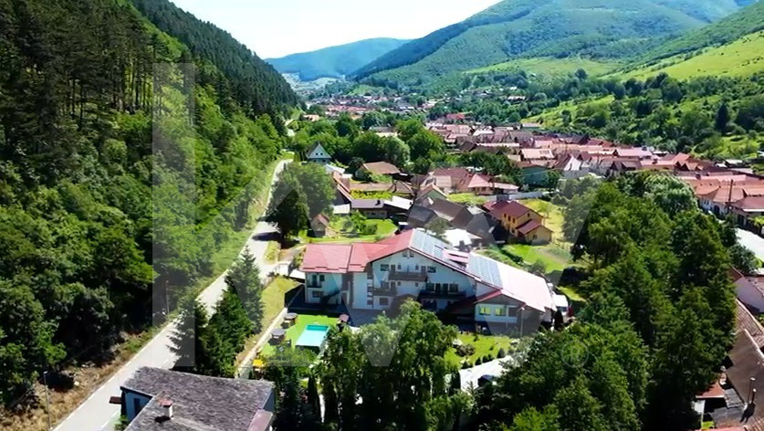 Lacul de Argint, pensiune 14 camere cu restaurant și lac în zonă premium!