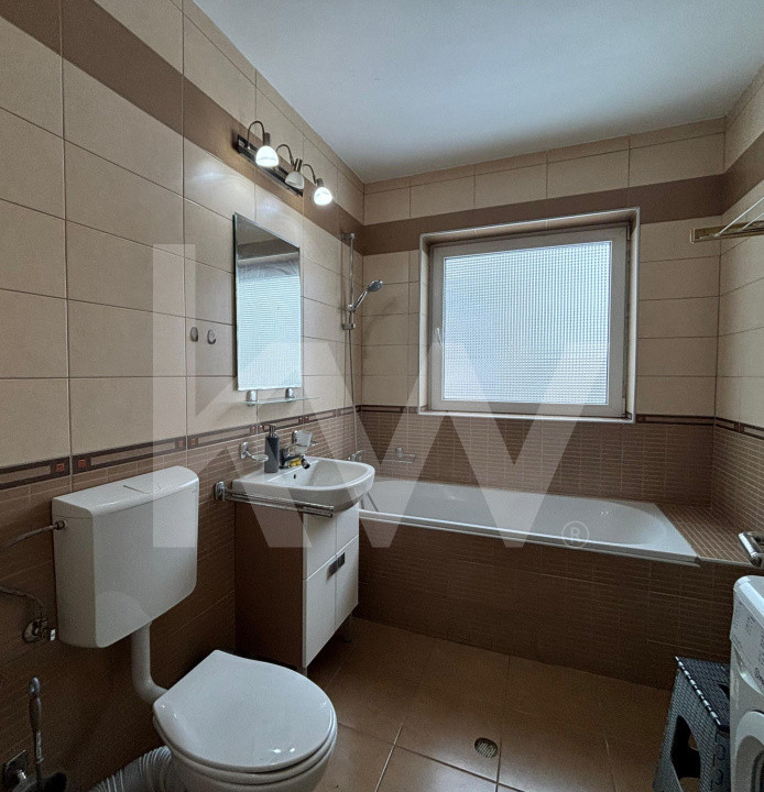 Apartament 3 camere zona Calea Poplacii