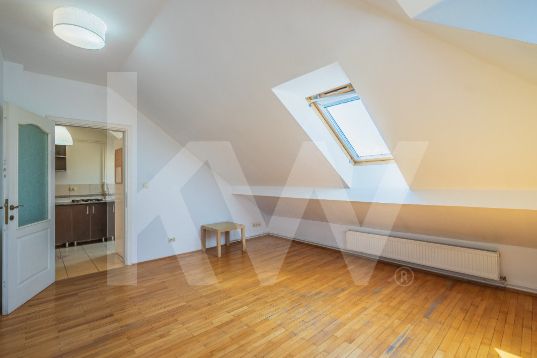 Oază de lumină și confort: Mansardă de vânzare