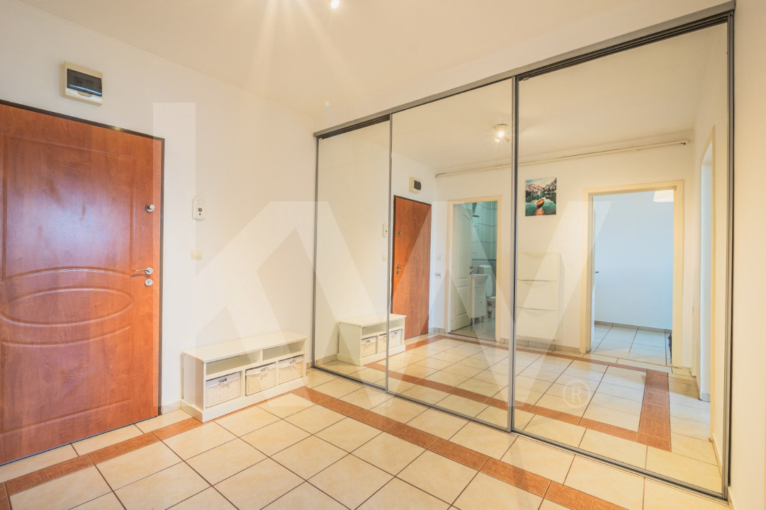 Oază de lumină și confort: Mansardă de vânzare