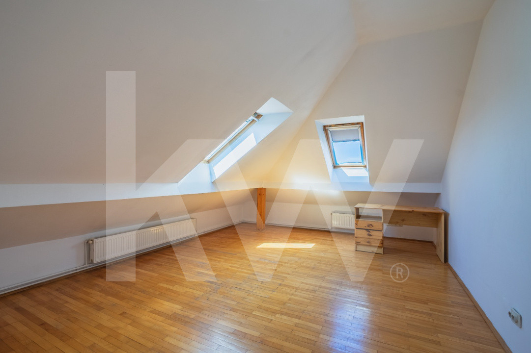 Oază de lumină și confort: Mansardă de vânzare