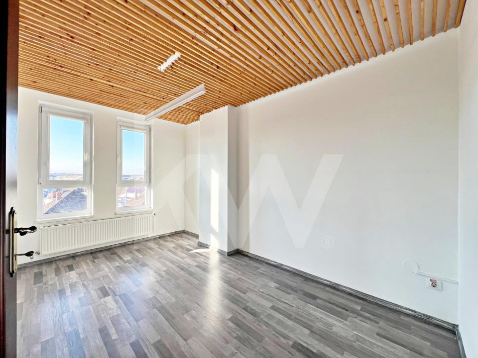 Spații de birouri de închiriat – 80 mp și 100 mp – clădire de birouri cu lift