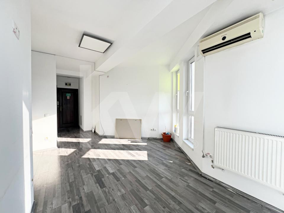 Spații de birouri de închiriat – 80 mp și 100 mp – clădire de birouri cu lift