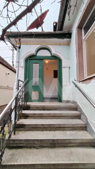 Casă de vanzare  cu 4 camere și pivniță, str. Teilor – Sibiu