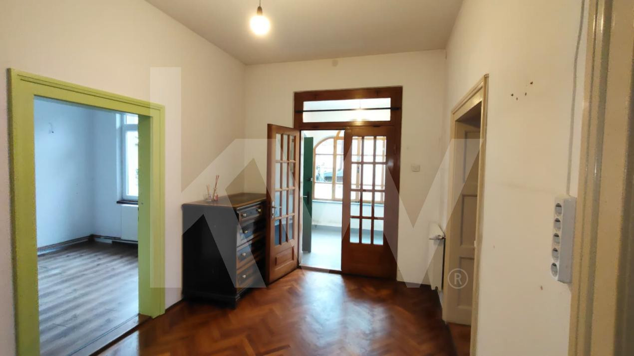 Casă de vanzare  cu 4 camere și pivniță, str. Teilor – Sibiu