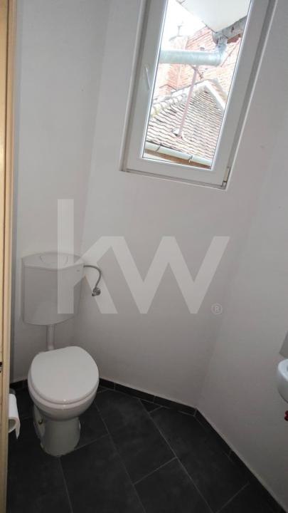 Casă de vanzare  cu 4 camere și pivniță, str. Teilor – Sibiu