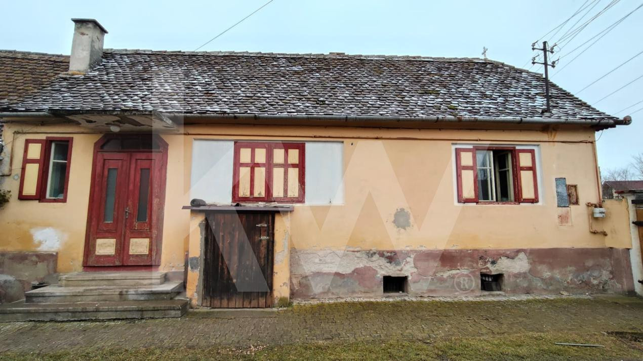 Casa saseasca de  vanzare in Cristian 