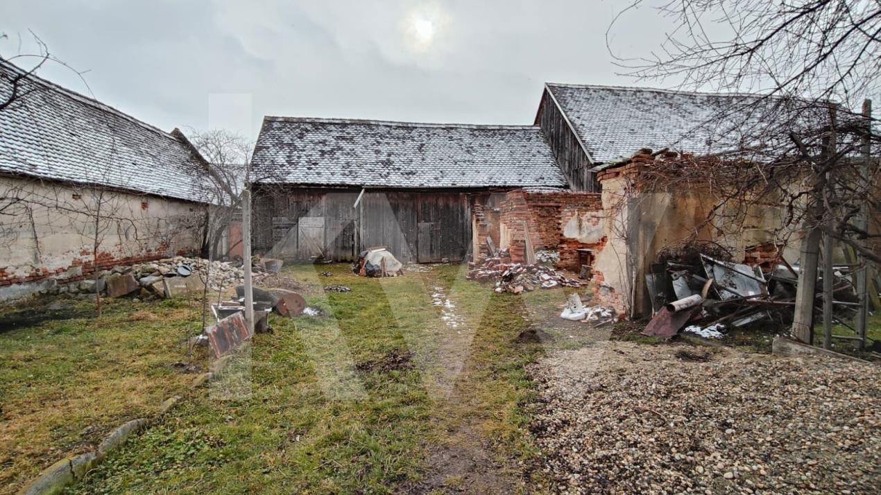 Casa saseasca de  vanzare in Cristian 