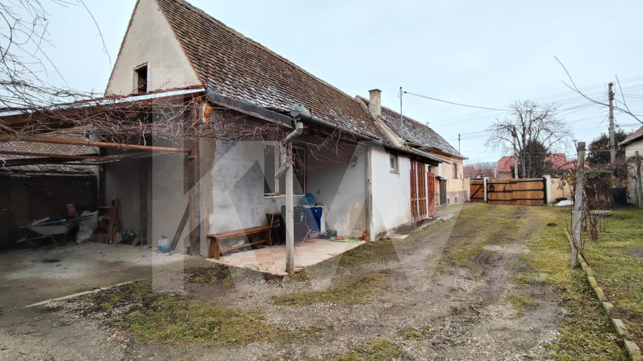 Casa saseasca de  vanzare in Cristian 