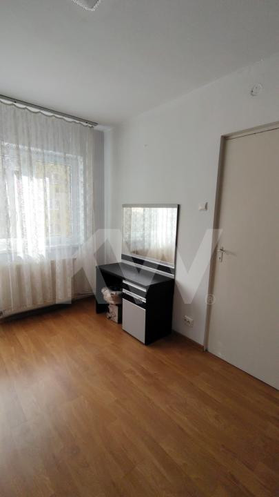 APARTAMENT DE INCHIRIAT 2 CAMERE STR SEMAFORULUI