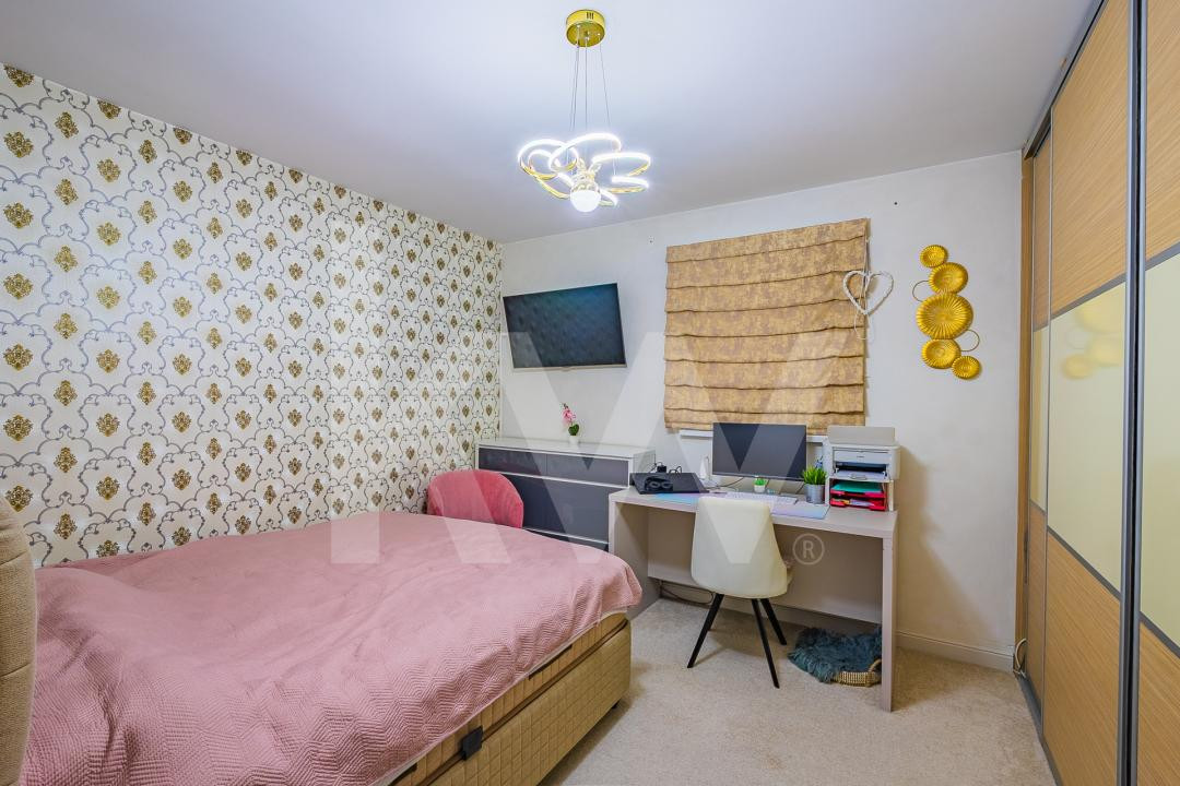 Apartament 3 camere - Etaj 1 - str. Lupeni - 94 mp total