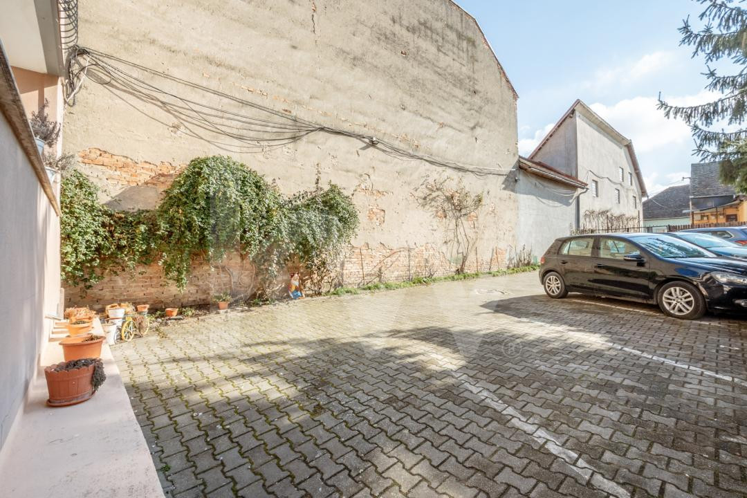 Apartament 3 camere - Etaj 1 - str. Lupeni - 94 mp total