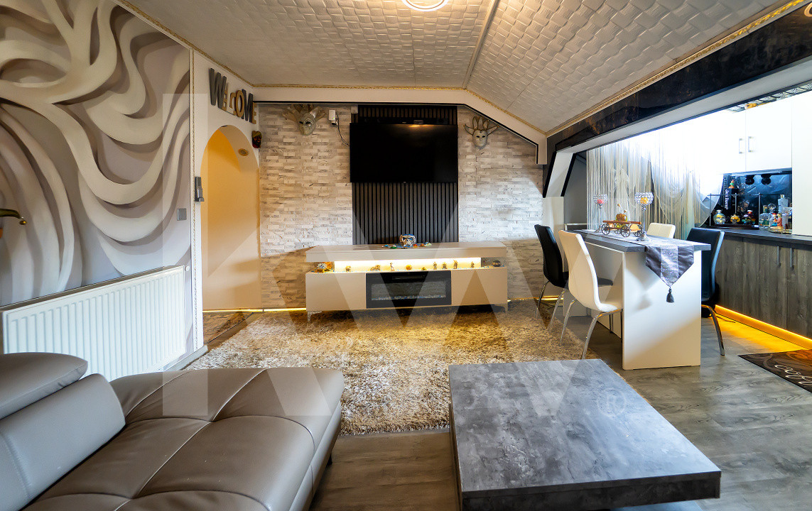 Apartament tip mansarda ,  decomandat , pe 2 niveluri , 92 mp utili