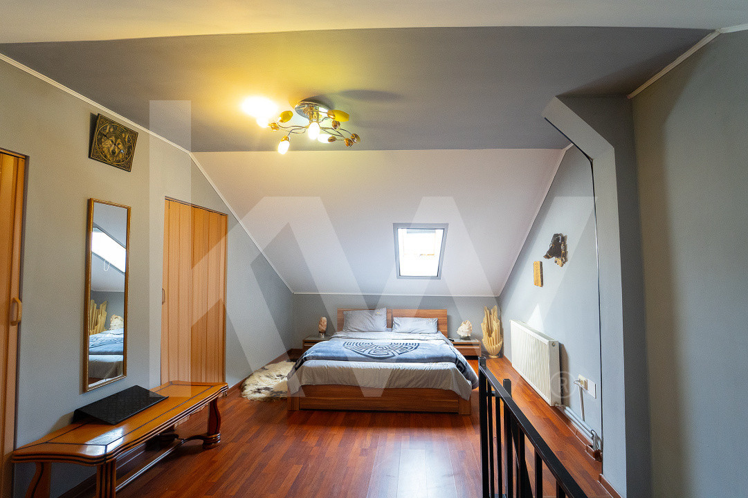 Apartament tip mansarda ,  decomandat , pe 2 niveluri , 92 mp utili